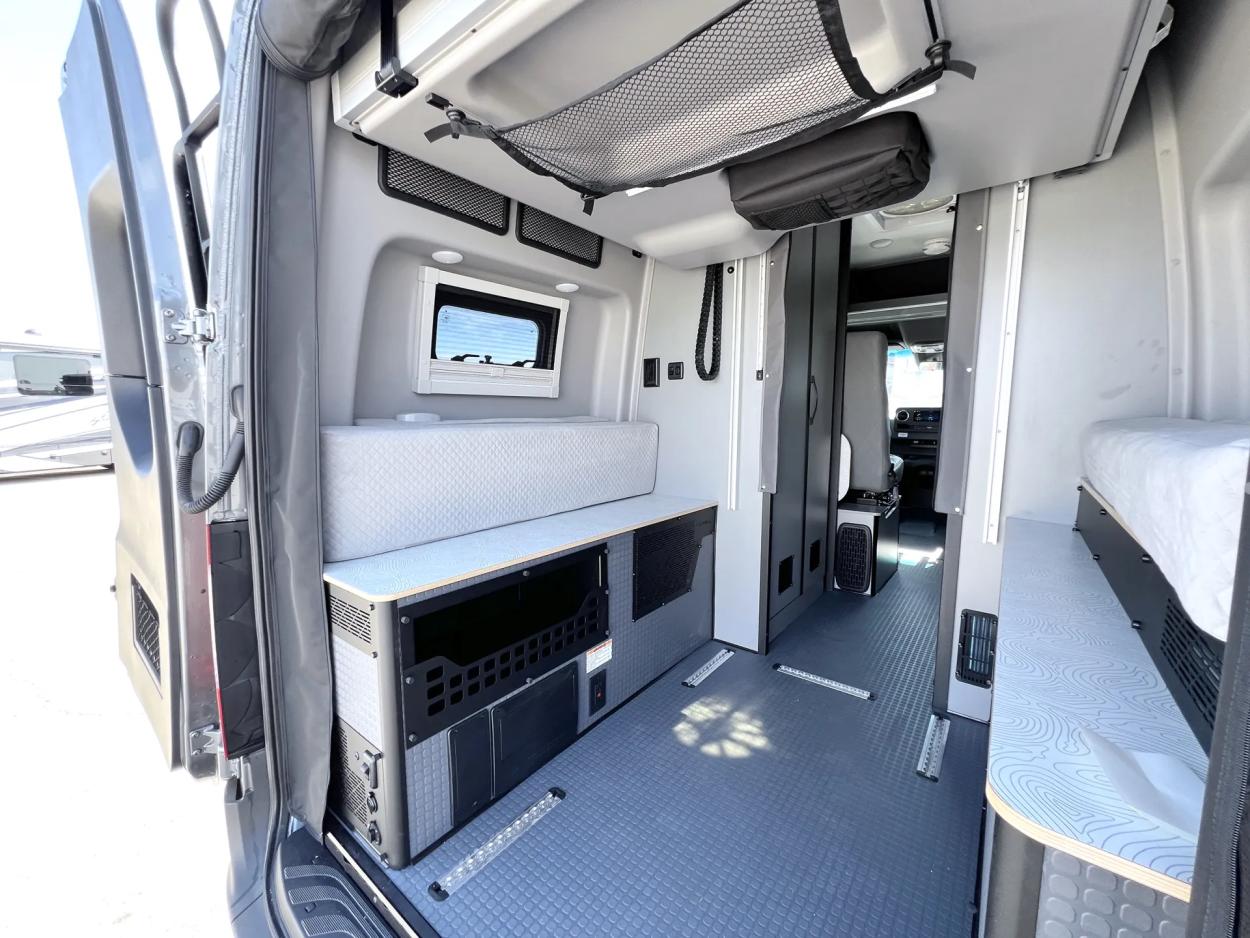 2025 Winnebago Revel 44E | Photo 15 of 20