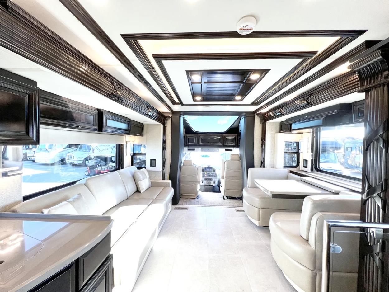 2023 Newmar Supreme Aire 4061 | Photo 7 of 35