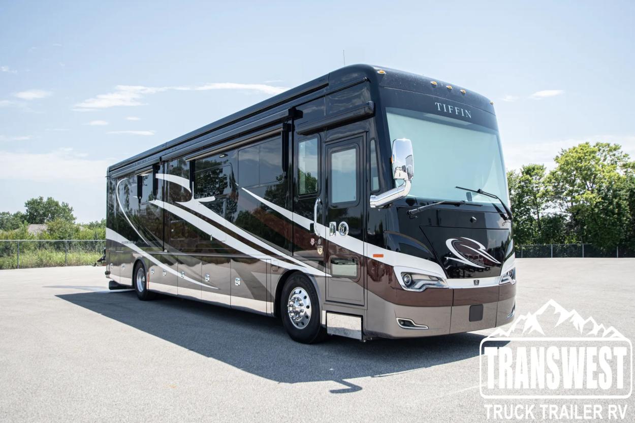 2023 Tiffin Allegro Bus 40IP | Photo 7 of 27