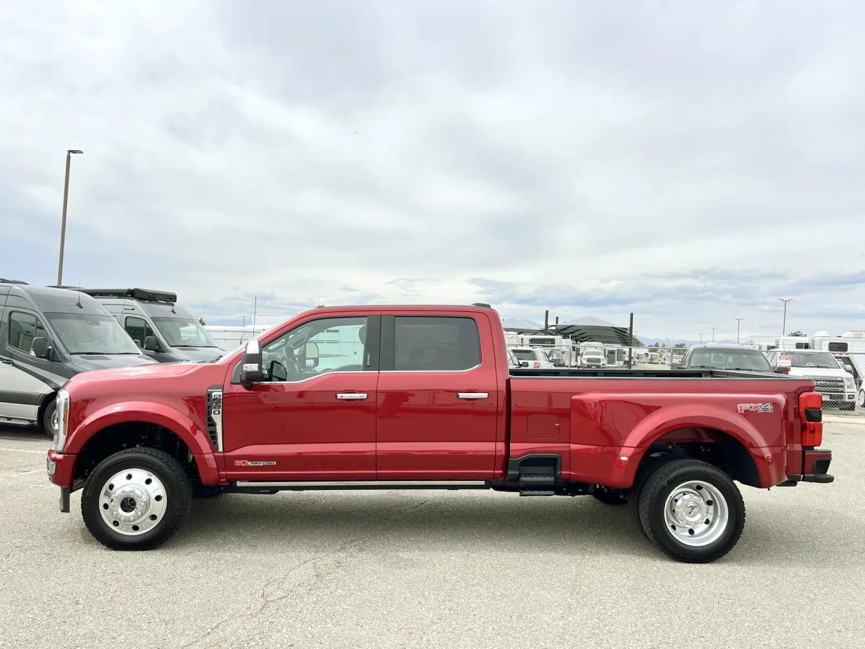 2024 Ford F-450 Platinum | Photo 2 of 22