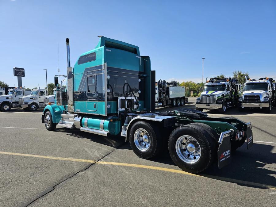 2022 Kenworth W900 | Photo 9 of 28