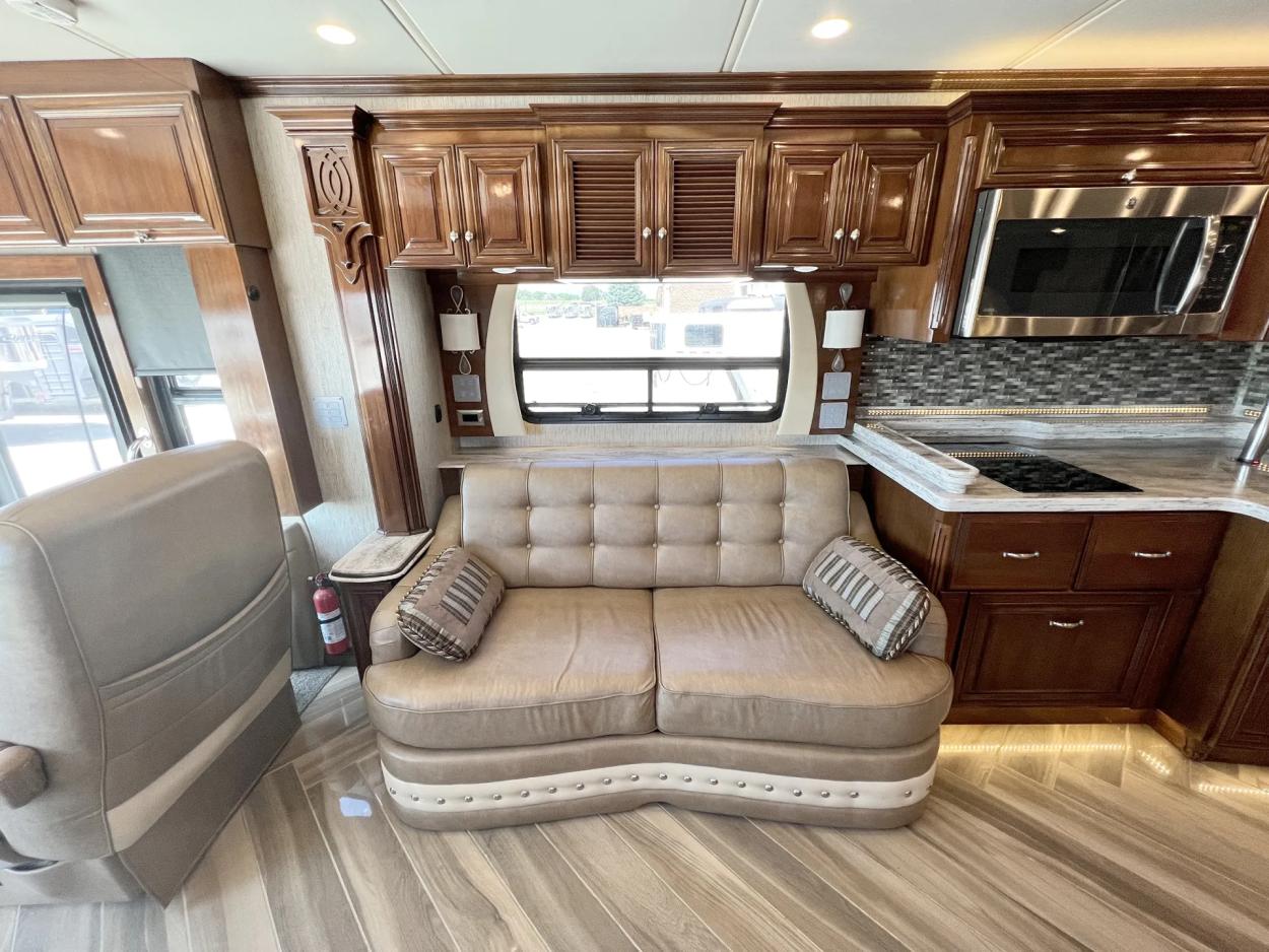 2015 Newmar Essex 4503 | Photo 7 of 29