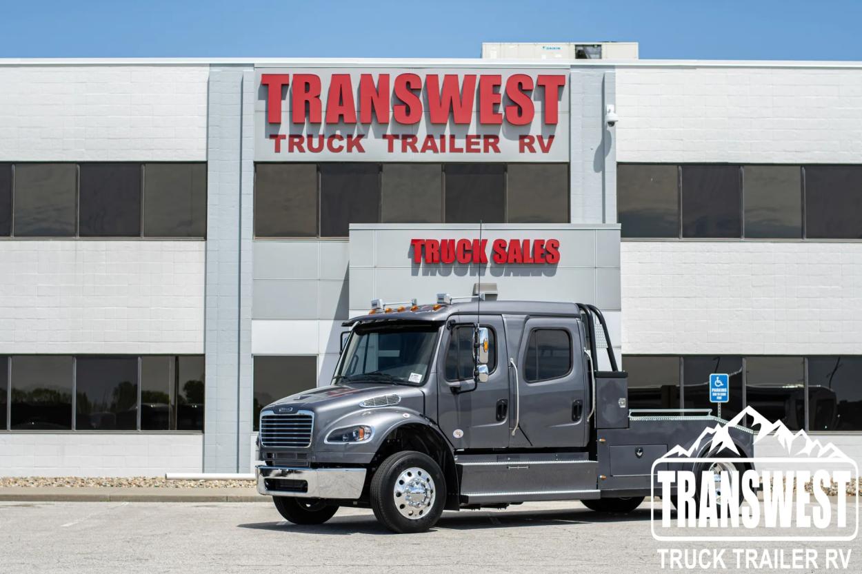 2023 Freightliner M2 106 Bolt 