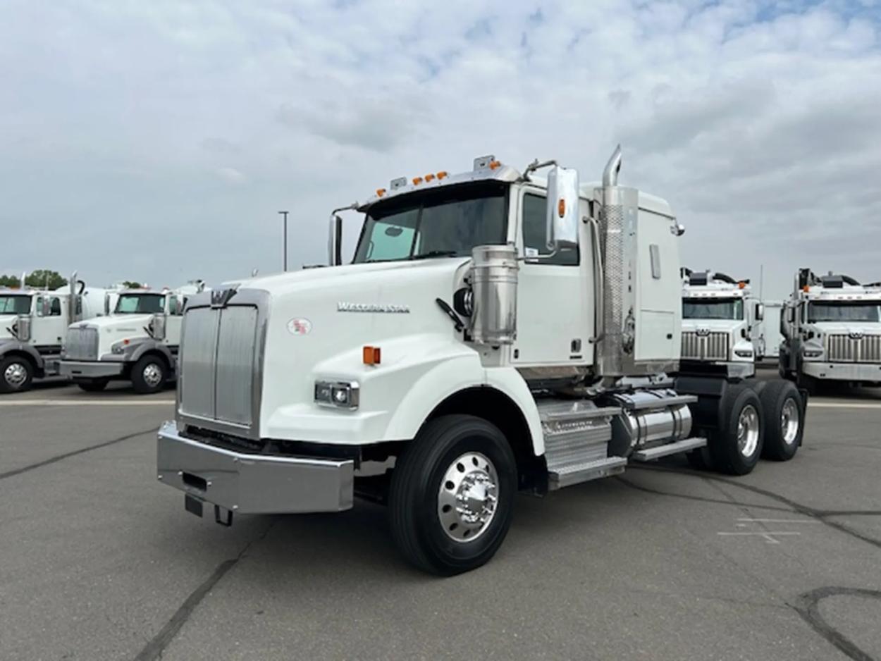 2020 Western Star 4900SA 