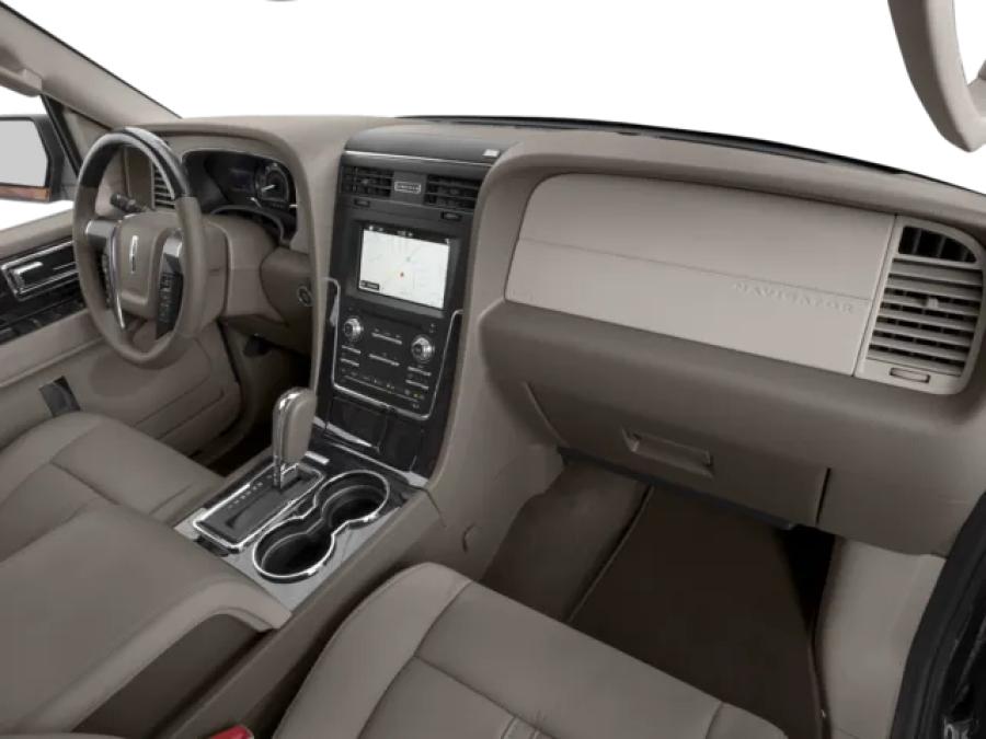 2016 Lincoln Navigator | Photo 12 of 14