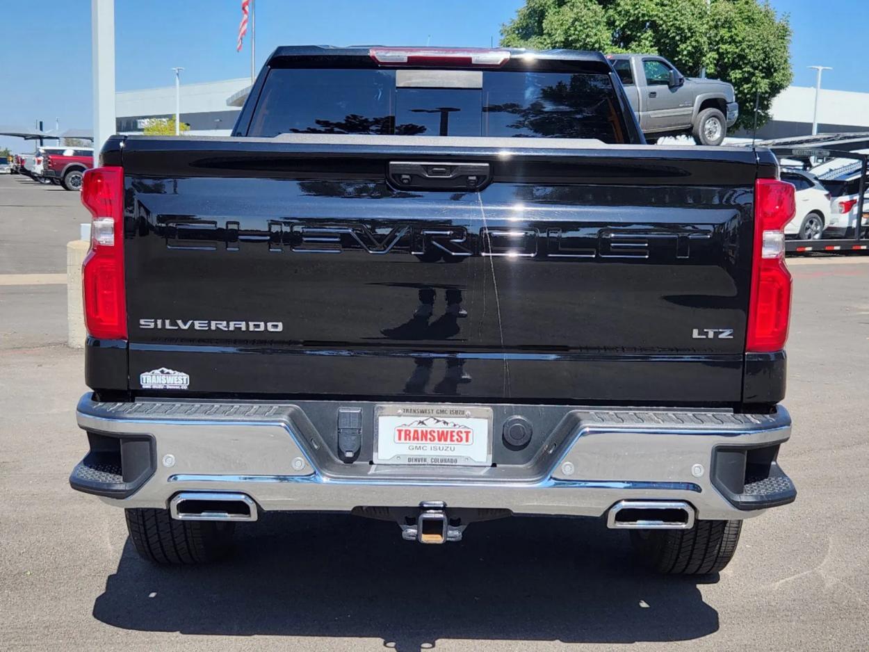 2023 Chevrolet Silverado 1500 LTZ | Photo 12 of 33