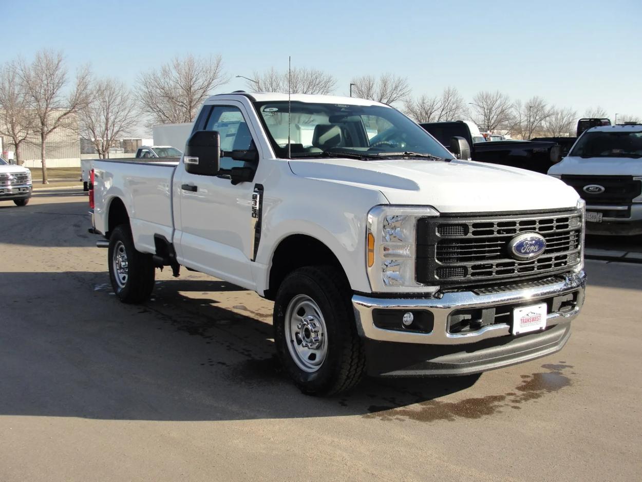 2024 Ford F-250 | Photo 7 of 11