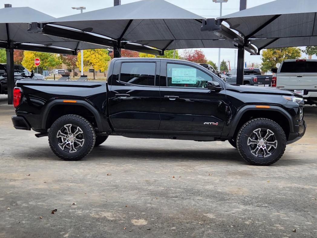 2024 GMC Canyon 4WD AT4 