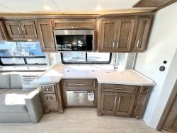 2024 Newmar Ventana 4037 | Thumbnail Photo 9 of 31