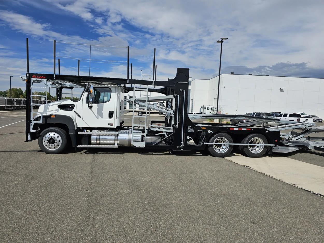 2024 Freightliner 114SD | Photo 4 of 28