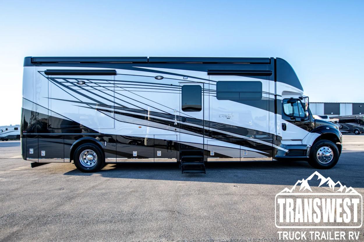 2024 Newmar Super Star 3727 | Photo 1 of 38