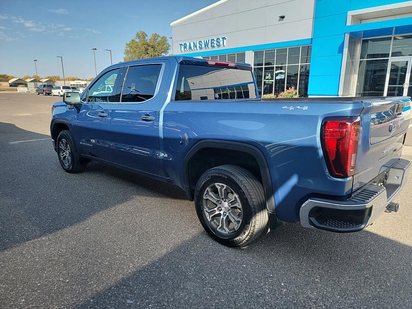 2024 GMC Sierra 1500 SLT | Photo 2 of 19