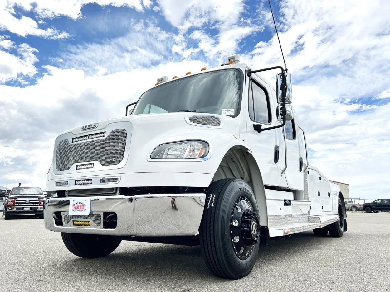 2018 Freightliner M2 106 Summit Hauler | Photo 24 of 23