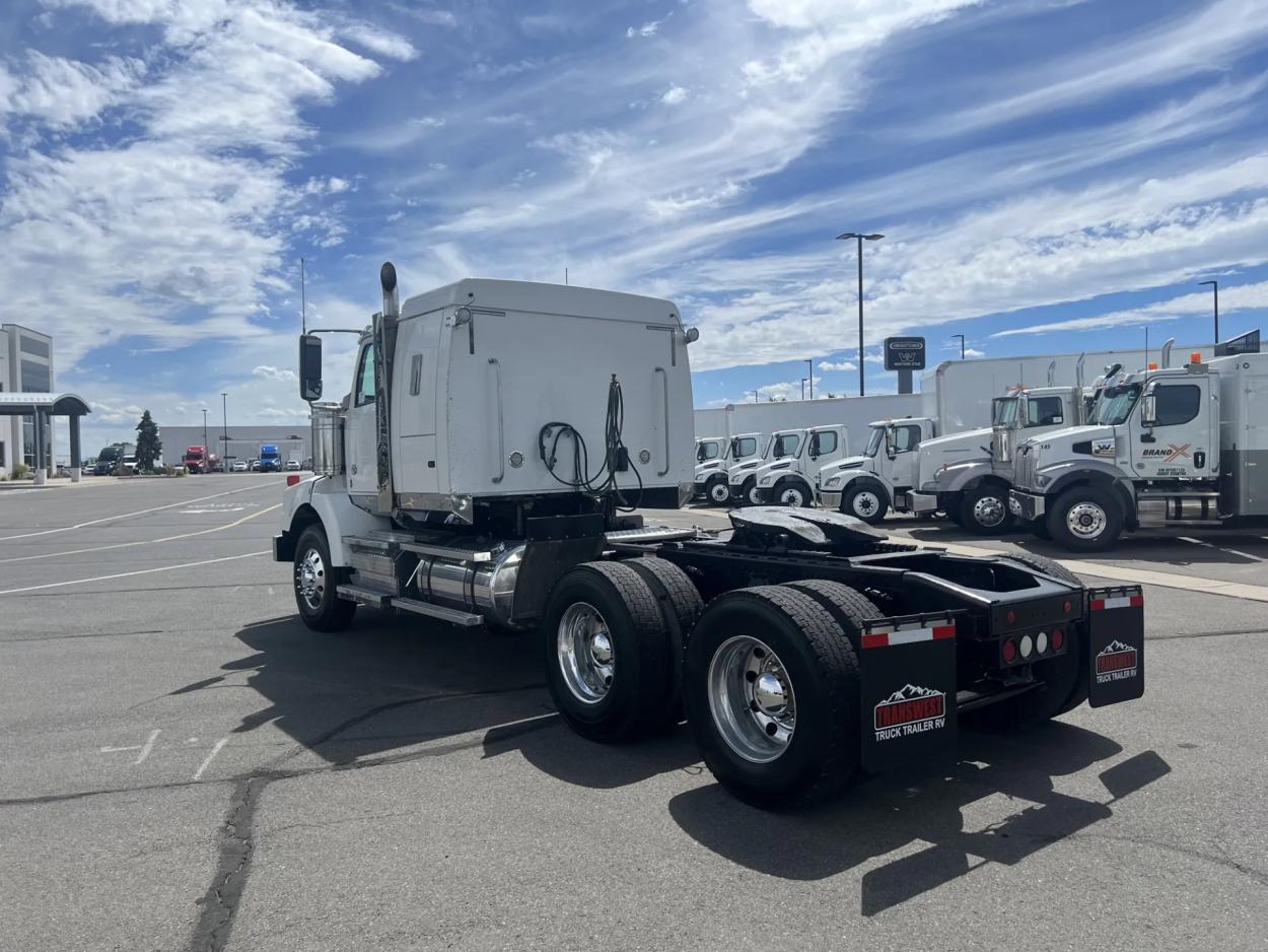 2020 Western Star 4900SA | Photo 8 of 18