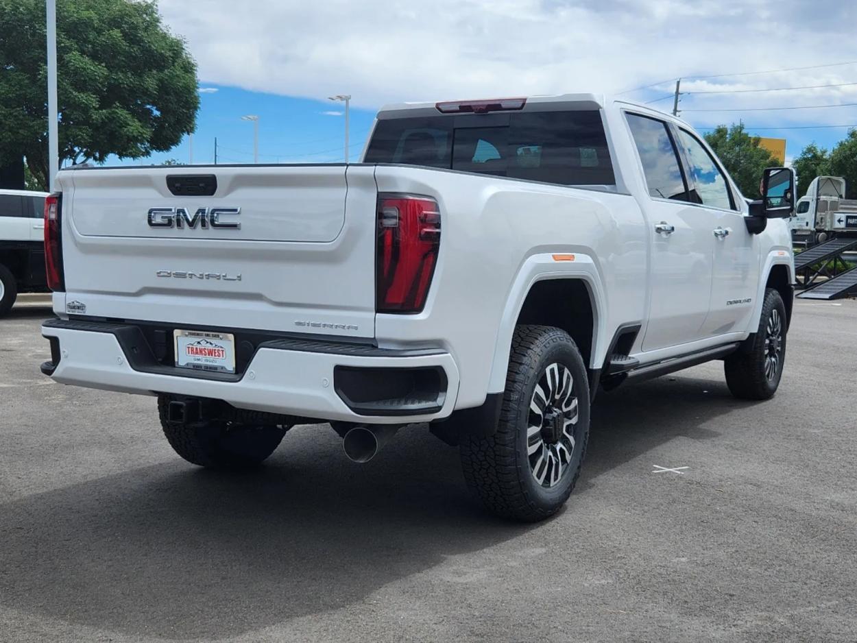 2024 GMC Sierra 2500HD Denali Ultimate | Photo 2 of 27