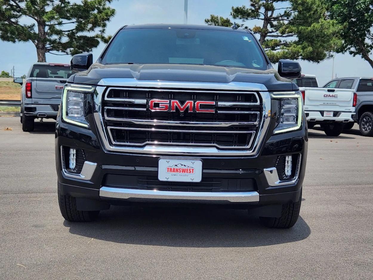 2024 GMC Yukon XL SLT | Photo 4 of 28