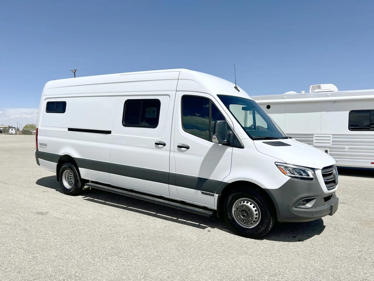 2023 Winnebago Adventure Wagon 70 SE 