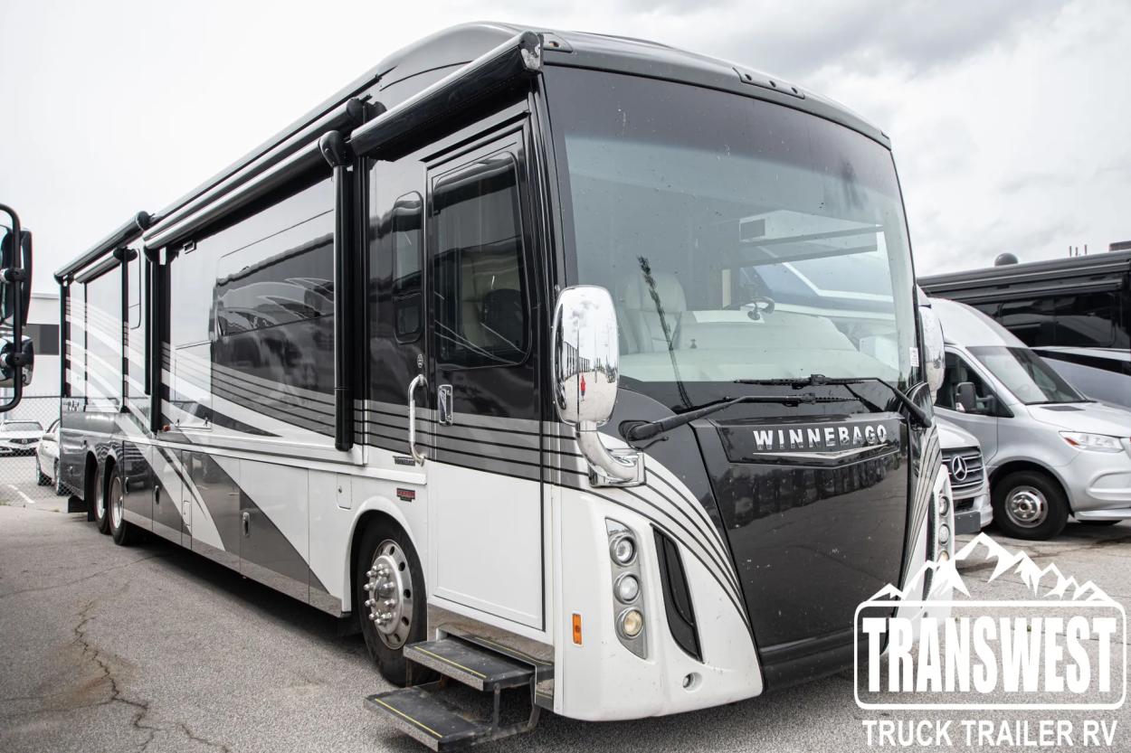 2017 Winnebago Tour 42QD 