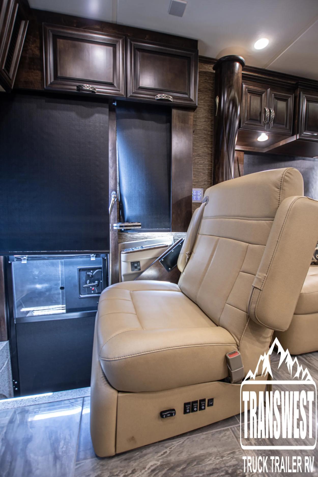 2015 Newmar London Aire 4503 | Photo 11 of 27