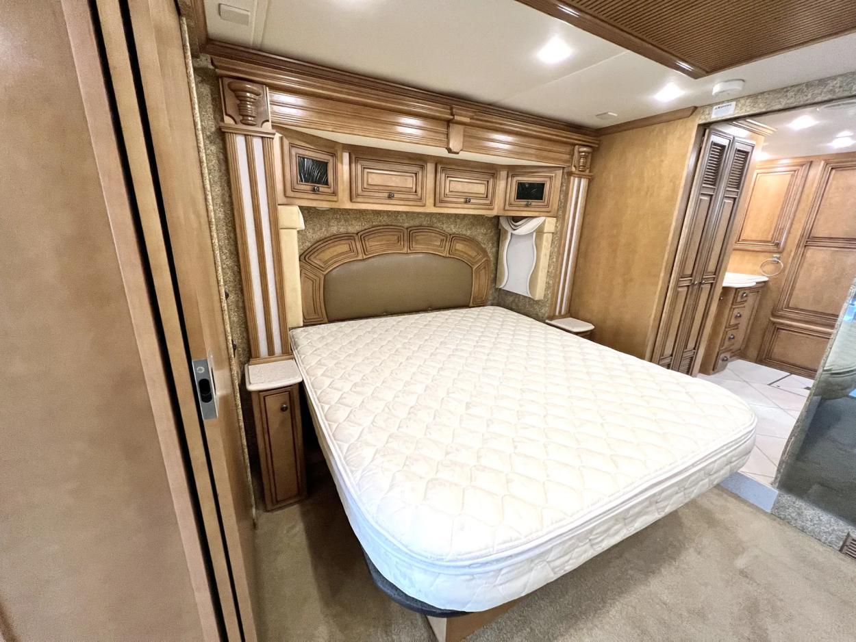 2014 Newmar Dutch Star 4369 | Photo 14 of 34