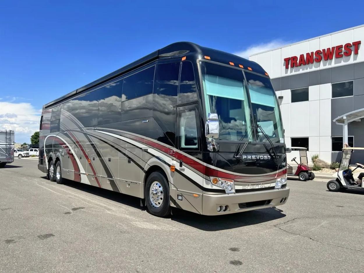 2020 Emerald Prevost H3-45 | Photo 1 of 40