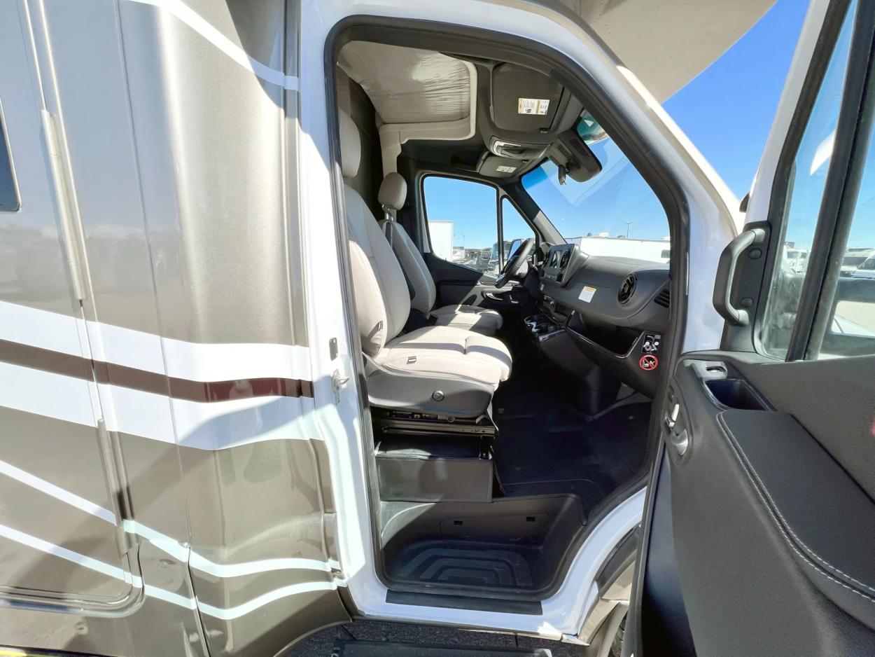 2023 Winnebago Navion 24J | Photo 31 of 36