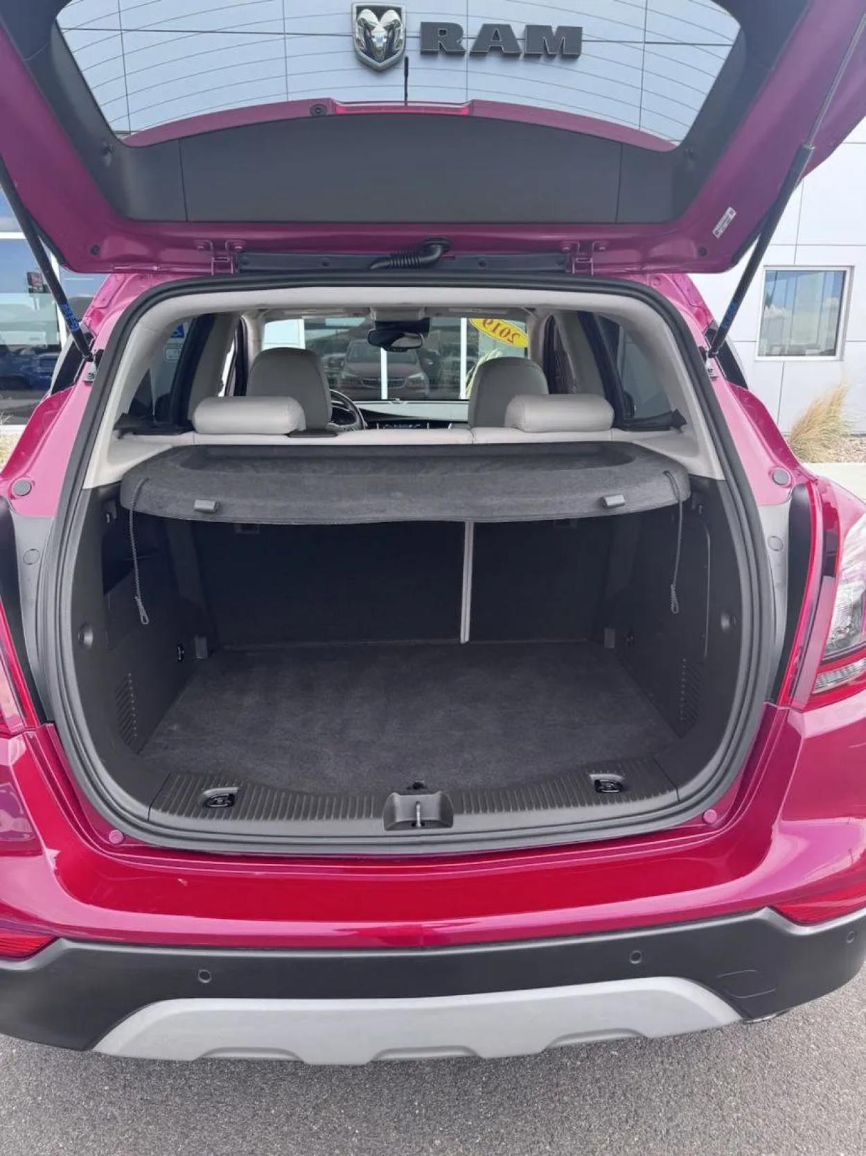 2019 Buick Encore Essence | Photo 8 of 16